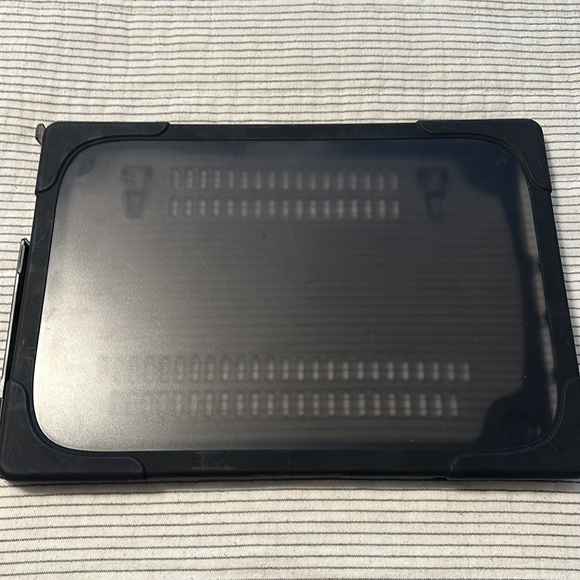 COPY - MacBook Pro 16 inch case - Picture 2 of 3